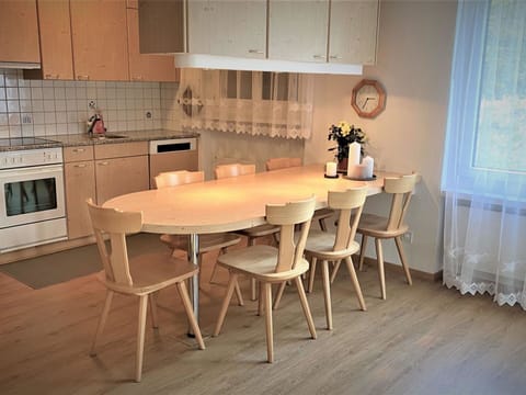 Sky, Building, Window, Urban Design, Residential Area, Facade, Real Estate, Condominium, Tree, Commercial Building