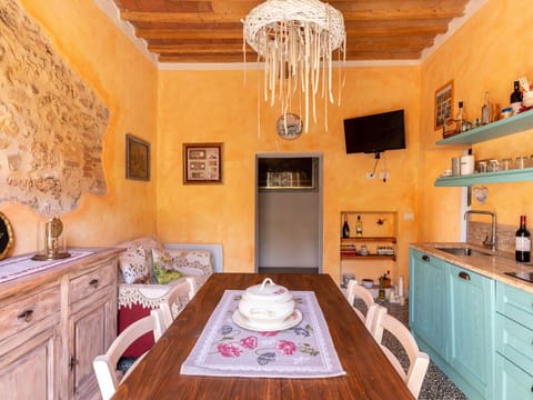 Cabinetry, Furniture, Property, Table, Wood, Lighting, Drawer, Interior Design, Countertop, Building