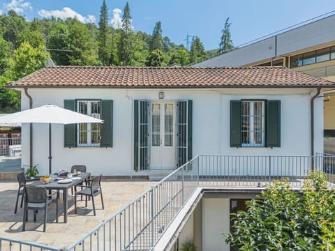 Property, Sky, Window, Building, Plant, Tree, Chair, Shade, Cottage, Residential Area