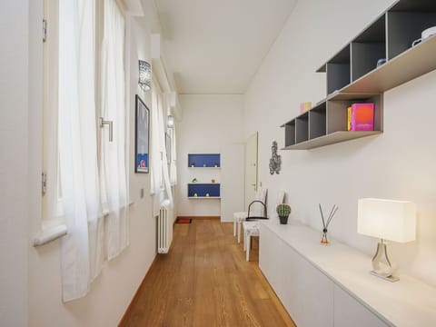 Cloud, Sky, Plant, Property, Building, Window, Flower, Architecture, Urban Design, Neighbourhood