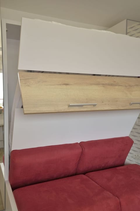 Furniture, Wood, Rectangle, Couch, Flooring, Floor, Hardwood, Shade, Comfort, Tints And Shades