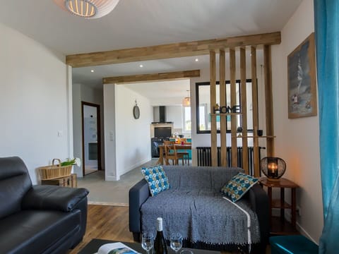 Furniture, Property, Blue, Table, Couch, Building, Comfort, Interior Design, Wood, Shade