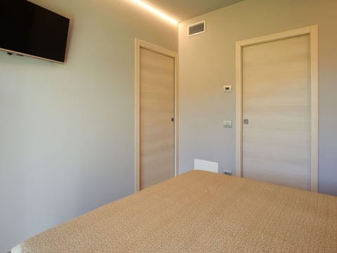 Sky, Property, Building, Snow, Window, Wood, Slope, House, Tree