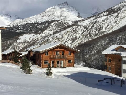 Snow, Mountain, Sky, Building, Window, Cloud, Slope, House, Cottage, Tree