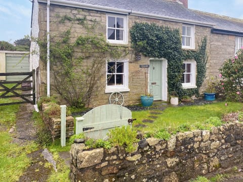 Exterior | Pencaire, Helston & The Lizard