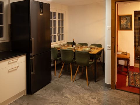 Table, Furniture, Building, Cabinetry, Wood, Chair, Picture Frame, Architecture, Interior Design, Flooring