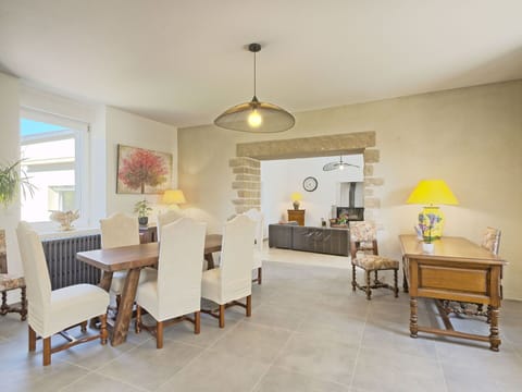 Water, Sky, Property, Blue, Swimming Pool, Azure, Building, Shade, Composite Material, Leisure