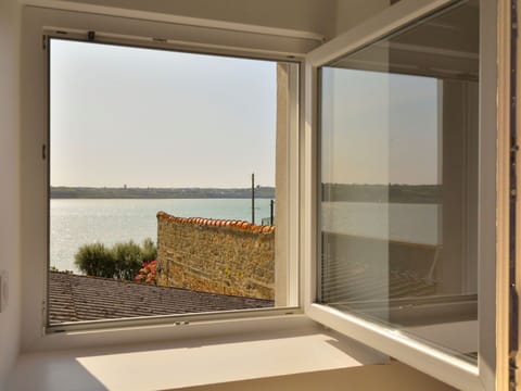 Water, Sky, Property, Blue, Swimming Pool, Azure, Building, Shade, Composite Material, Leisure