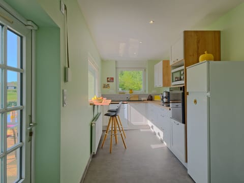 Water, Sky, Property, Blue, Swimming Pool, Azure, Building, Shade, Composite Material, Leisure