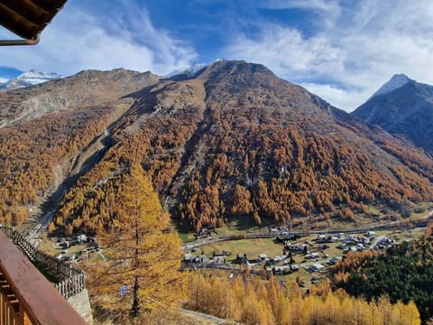 Sky, Cloud, Mountain, Natural Landscape, Slope, Plant, Wood, Mountainous Landforms, Landscape, Valley
