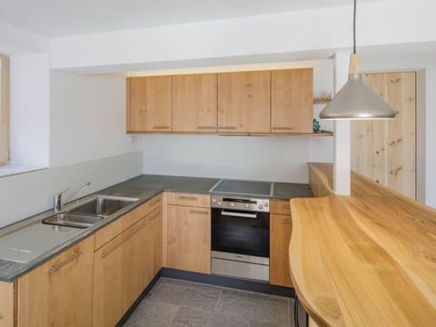 Kitchen Sink, Cabinetry, Countertop, Property, Sink, Wood, Kitchen, Kitchen Stove, Tap, Interior Design