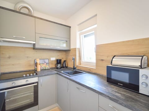 Sky, Plant, Furniture, Plant Community, Table, Natural Landscape, Chair, Land Lot, Outdoor Furniture, Tree