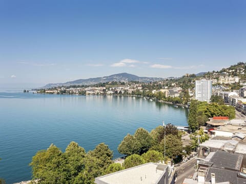 Water, Sky, Water Resources, Daytime, Building, Cloud, Azure, Plant, Tree, Coastal And Oceanic Landforms