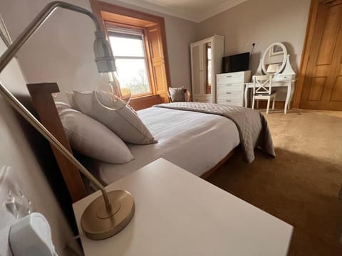 Deluxe Double Room, Sea View | Soundproofing, iron/ironing board, free WiFi, bed sheets