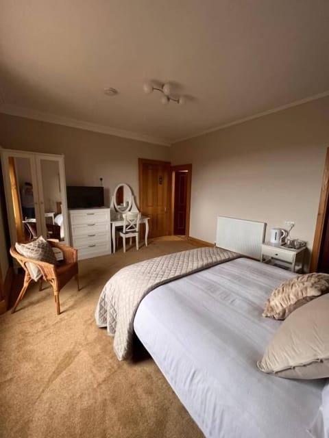 Deluxe Double Room, Sea View | Soundproofing, iron/ironing board, free WiFi, bed sheets