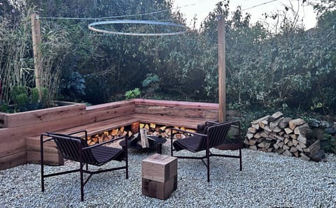 Fire pit corner