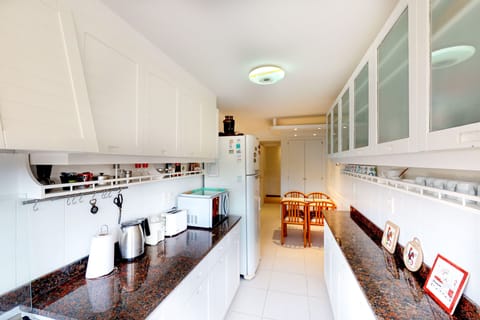 Family Apartment, Ocean View | Private kitchen | Fridge, microwave, oven, dishwasher