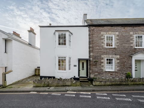 Sky, Water, Cloud, Beach, Umbrella, Outdoor Furniture, Shade, Coastal And Oceanic Landforms