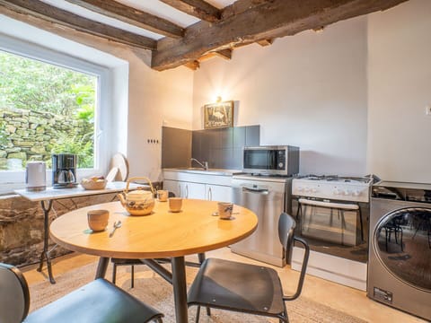 Furniture, Table, Property, Wood, Building, Chair, Interior Design, Lighting, Floor, Living Room