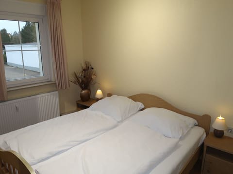 Furniture, Property, Window, Comfort, Light, Wood, Textile, Interior Design, Lighting, Bed