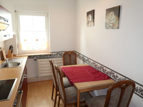 Table, Furniture, Property, Window, Wood, Interior Design, Chair, House, Floor