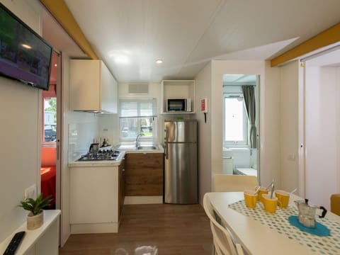 Cloud, Sky, Window, Snow, Building, House, Wood, Slope, Siding, Landscape