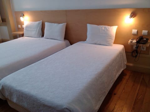 Triple Room | Free WiFi, bed sheets