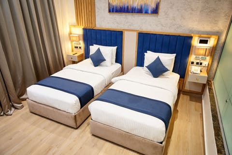 Club Double or Twin Room | In-room safe, soundproofing, free WiFi