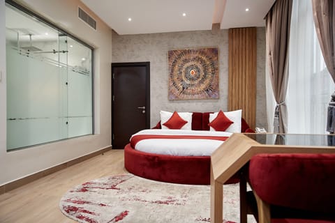 Signature Room | In-room safe, soundproofing, free WiFi