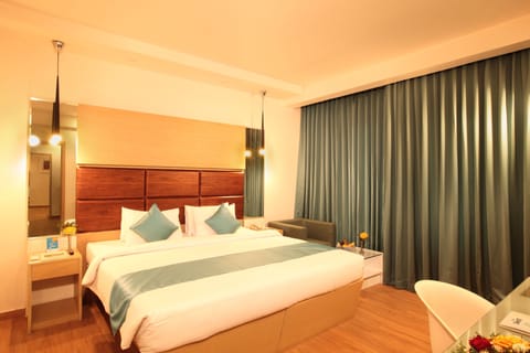 Luxe Double Room | Premium bedding, minibar, in-room safe, desk