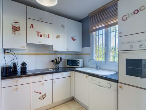 Water, Cloud, Sky, Plant, Blue, Natural Landscape, Azure, Coastal And Oceanic Landforms, Vegetation, Beach