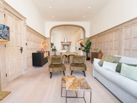 Furniture, Property, Table, Plant, Couch, Houseplant, Interior Design, Architecture, Floor, Flooring