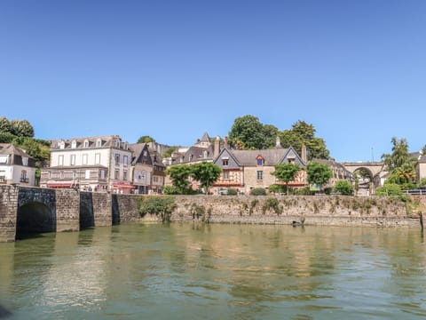 Plant, Water, Building, Sky, Property, Swimming Pool, Azure, Tree, Body Of Water, Leisure