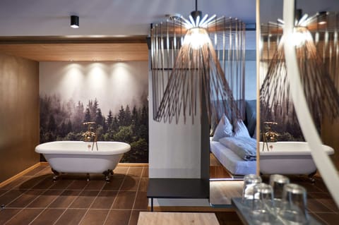 Family Suite | Hypo-allergenic bedding, soundproofing, free WiFi, bed sheets