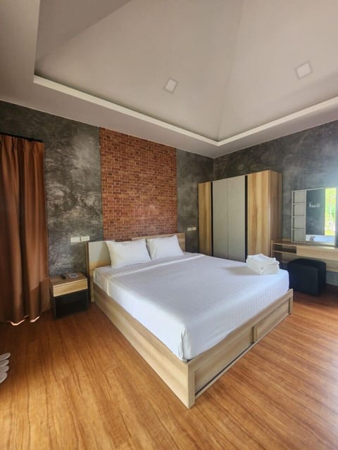 Superior Room, 1 Bedroom, Lagoon View | In-room safe, desk, free WiFi