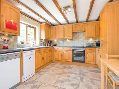 Dishwasher, cookware/dishes/utensils