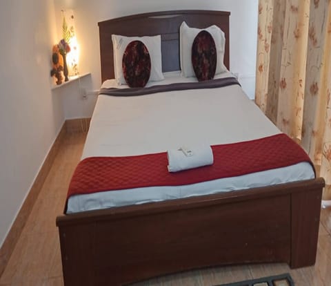 Family Suite | Egyptian cotton sheets, premium bedding, desk, free WiFi