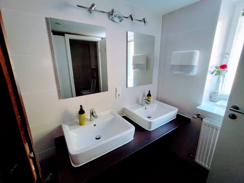 Room, 1 Bedroom, Smoking, Balcony | Bathroom