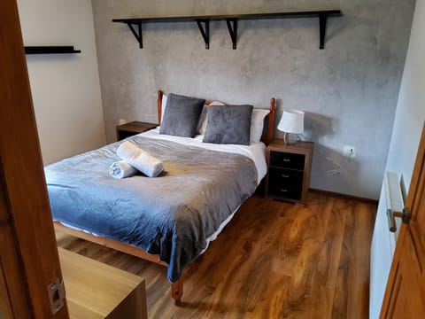 House | 2 bedrooms, iron/ironing board, free WiFi, bed sheets