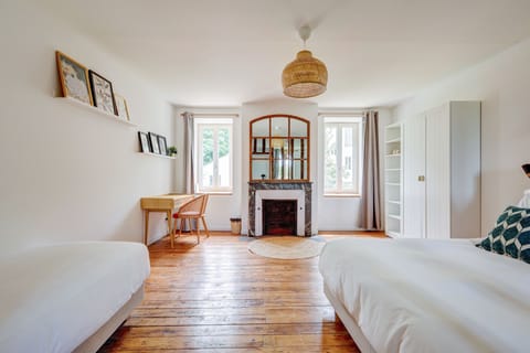 Family Suite, Air conditioning, Park View | Premium bedding, blackout drapes, iron/ironing board, free WiFi