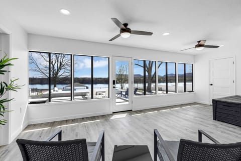 Full bathroom to the right in the sun room