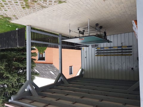 Building, Plant, Wood, Shade, Material Property, Urban Design, Real Estate, House, Composite Material