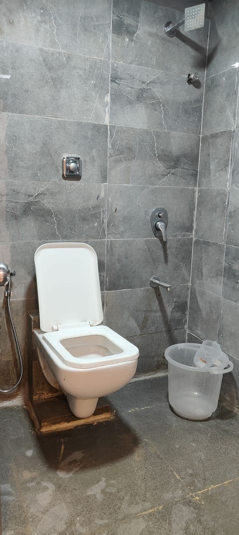 Standard Room | Bathroom | Free toiletries