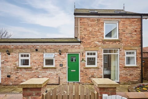 Jubilee Close, Filey - Host & Stay