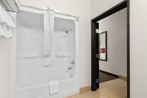 Room, 1 King Bed, Non Smoking | Premium bedding, desk, iron/ironing board, free WiFi