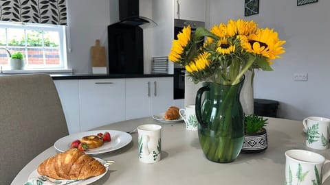 The Cheshire Gathering - Sleeps 24 With Hot Tub