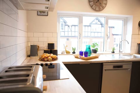 The Gathering Sale - Sleeps up to 22