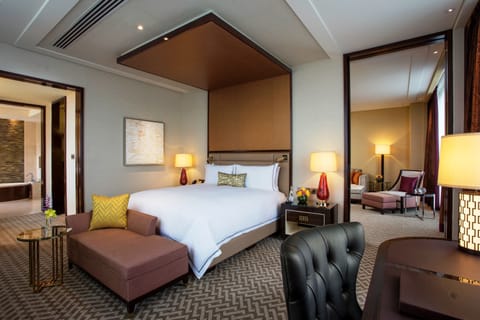 Premier Suite | Premium bedding, minibar, in-room safe, desk
