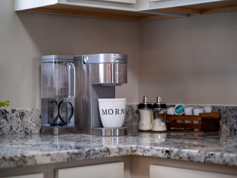 Is it just me, or does this kitchen look like the perfect spot for some cooking adventures? Time to whip up something delicious! 🔪 #CookingInStyle