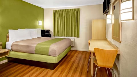 Deluxe Room, 1 Queen Bed, Non Smoking, Refrigerator & Microwave | Free WiFi, bed sheets